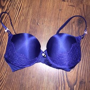 VS bombshell navy lace 32C